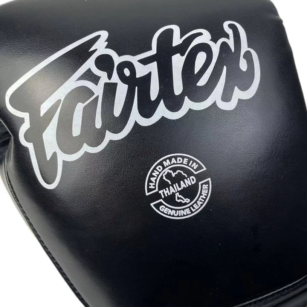 FAIRTESL Pro Boxing Gloves - Supporto Polso e Ammortizzazione Ottimizzata
Design Breathable per Uomo/Donna, per Sacco e Allenamento